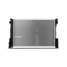 Cargar imagen en el visor de la galería, Mishimoto 10-14 Mercedes-Benz E350 Replacement Radiator