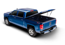 Cargar imagen en el visor de la galería, UnderCover 14-18 Chevy Silverado (19 Legacy) 5.8ft SE Smooth Bed Cover - Ready To Paint