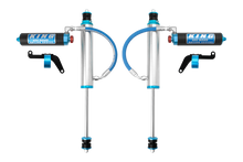 Load image into Gallery viewer, King Shocks 97+ Nissan Patrol Y61 Frt 2.5 Dia Shock Remote 2.5 Fin Res 0-2in Lift w/Adj/Brkt (Pair)