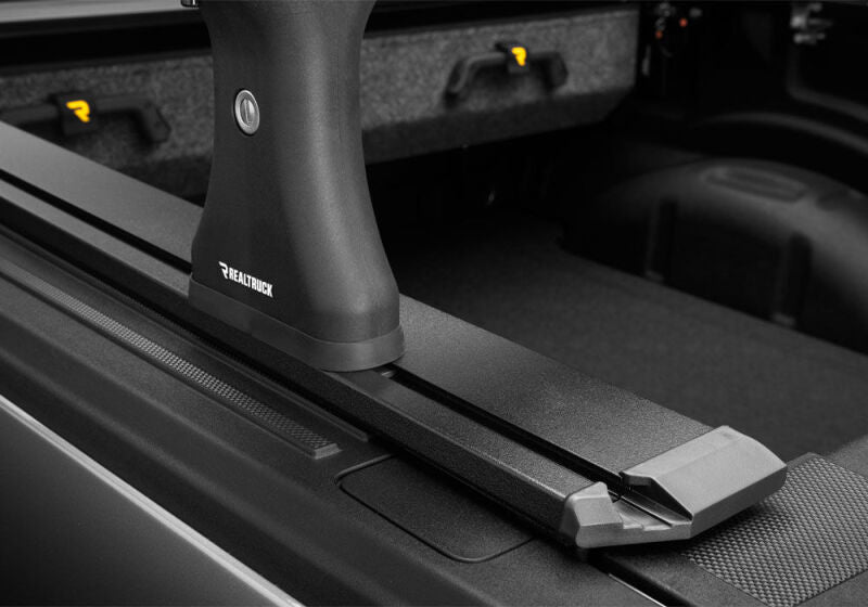 Retrax 20-26 Chev/GMC Silverado/Sierra 2500/3500 6.9ft (No Side Boxes) RetraxPRO EZ-Off FRC-4000