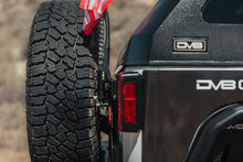 Cargar imagen en el visor de la galería, DV8 Offroad Universal Molle Adj. Antenna &amp; Whip Mount
