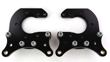 Cargar imagen en el visor de la galería, Wilwood Brackets (2) - Pro Street - Mopar/Dana - Green Snap Ring 2.36in Offset