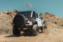Cargar imagen en el visor de la galería, DV8 Offroad Universal Molle Adj. Antenna &amp; Whip Mount