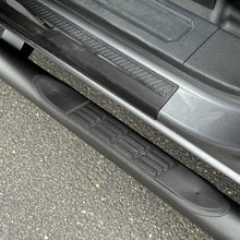 Cargar imagen en el visor de la galería, Go Rhino 21-26 Ford Bronco (4dr) 4000 Series Side Steps - Cab Length - Tex. Blk