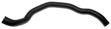 Cargar imagen en el visor de la galería, Gates 03-06 Volvo XC90 5-Cyl. 2.5L Lower Molded Coolant Hose