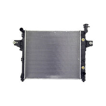 Cargar imagen en el visor de la galería, Omix Radiator- 01-04 Grand Cherokee 4.7L