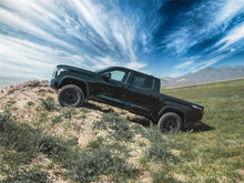 Cargar imagen en el visor de la galería, Tuff Country 2022 Toyota Tundra 2023 Sequoia 2in Leveling Kit