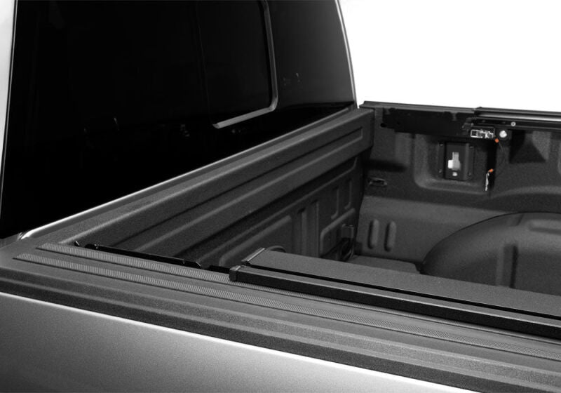 Retrax 20-26 Chev/GMC Silverado/Sierra 2500/3500 6.9ft (No Side Boxes) RetraxPRO EZ-Off FRC-4000
