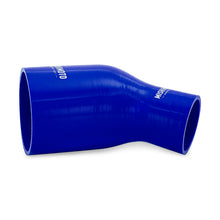 Cargar imagen en el visor de la galería, Mishimoto Silicone Reducer Coupler 45 Degree 2.5in to 4in - Blue