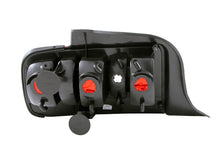 Cargar imagen en el visor de la galería, ANZO 2005-2009 Ford Mustang Taillights Red/Clear - 2010 Style