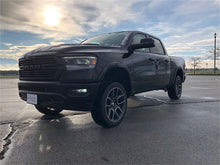 Cargar imagen en el visor de la galería, Tuff Country 19-23 Dodge Ram 1500 4X4 3.5in Uni-Ball Lift Kit (New Body Style) SX8000 Shocks