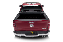 Cargar imagen en el visor de la galería, UnderCover 19-20 Ram 1500 5.7ft Flex Bed Cover