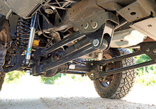 Load image into Gallery viewer, Superlift 05-07 Ford F-250 SuperDuty 4WD Diesel 6in Lift Kit w/ A 4 Link Conversion/Fox 2.0 Shocks