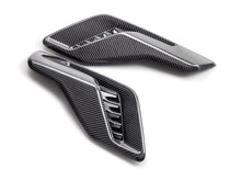 Cargar imagen en el visor de la galería, Ford Racing 21-24 F-150 Raptor Carbon Fiber Fender Vent Set - Gloss