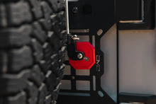 Cargar imagen en el visor de la galería, DV8 Offroad Universal Molle Adj. Antenna &amp; Whip Mount