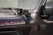 Cargar imagen en el visor de la galería, DV8 Offroad 18-22 Jeep Gladiator JT Cowl Light Bar Bracket