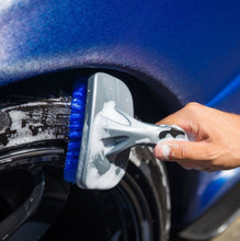 Cargar imagen en el visor de la galería, Chemical Guys Curved Tire Brush