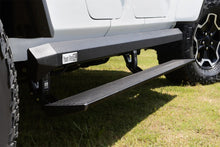 Cargar imagen en el visor de la galería, AMP Research 20-24 Jeep JT Gladiator (Launch/Overlnd/Rubicon/Sport/Sport S) PowerStep XL - Black