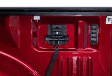 Cargar imagen en el visor de la galería, Roll-N-Lock 2019 Chevrolet Silverado 1500 XSB 68-3/8in A-Series Retractable Tonneau Cover