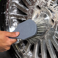 Cargar imagen en el visor de la galería, Chemical Guys Wheel Works Wheel &amp; Body Brush