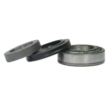 Cargar imagen en el visor de la galería, Yukon Gear Tapered Axle Bearing and Seal Kit / 3.150in OD / For 9in Ford