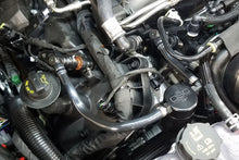 Cargar imagen en el visor de la galería, J&amp;L 2018-2023 Ford Mustang GT Passenger Side Oil Separator 3.0 - Black Anodized