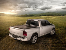 Cargar imagen en el visor de la galería, Roll-N-Lock 15-18 Ford F-150 SB 77-3/8in M-Series Retractable Tonneau Cover