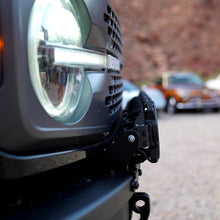 Cargar imagen en el visor de la galería, KC HiLiTES 21+ Ford Bronco 39in. Gravity LED Pro6 Light Bar Kit Front Bumper
