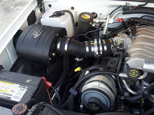 Cargar imagen en el visor de la galería, Volant 96-00 Chevrolet C2500 7.4 V8 Pro5 Closed Box Air Intake System