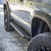 Cargar imagen en el visor de la galería, Go Rhino 2022 Toyota Tundra Crew Max 4dr RB20 Kit w/RB20 Running Board + Brkts - Tex. Blk