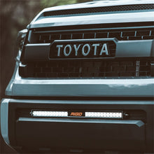 Cargar imagen en el visor de la galería, Rigid Industries SR-Series 30in SAE Driving Amber