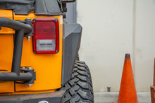 Cargar imagen en el visor de la galería, DV8 Offroad 2007-2018 Jeep Wrangler Armor Fenders