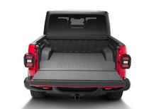 Cargar imagen en el visor de la galería, BedRug 20-23 Jeep Gladiator 5ft Bed Mat (Use w/Spray-In &amp; Non-Lined Bed)