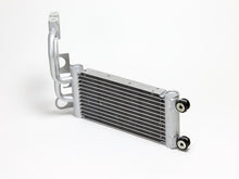 Cargar imagen en el visor de la galería, CSF 07-13 BMW M3 (E9X) DCT Oil Cooler