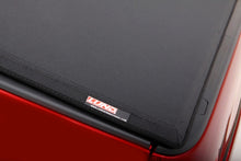 Cargar imagen en el visor de la galería, Lund 07-17 Toyota Tundra (5.5ft. Bed) Genesis Elite Tri-Fold Tonneau Cover - Black