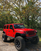 Cargar imagen en el visor de la galería, Oracle Jeep JL/Gladiator JT Oculus Bi-LED Projector Headlights - Amber/White Switchback