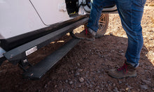 Cargar imagen en el visor de la galería, AMP Research 20-24 Jeep JT Gladiator (Launch/Overlnd/Rubicon/Sport/Sport S) PowerStep XL - Black