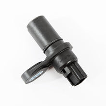 Cargar imagen en el visor de la galería, Omix Transmission Input Speed Sensor- 99-13 Jeep Models