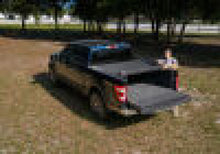 Cargar imagen en el visor de la galería, BAK 2021+ Ford F-150 Revolver X4s 6.5ft Bed Cover