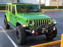 Cargar imagen en el visor de la galería, Oracle Jeep JL/Gladiator JT Oculus Bi-LED Projector Headlights - Amber/White Switchback