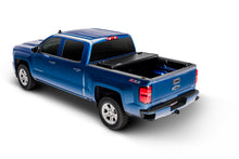 Cargar imagen en el visor de la galería, UnderCover 14-18 Chevy Silverado 1500 (19 Legacy) 5.8ft Flex Bed Cover