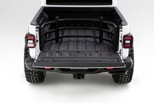 Cargar imagen en el visor de la galería, AMP Research 20-22 Jeep Gladiator (Does Not Work w/Tonneau Cvrs) BedXtender HD Sport - Black