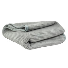 Cargar imagen en el visor de la galería, Chemical Guys Waffle Weave Gray Matter Microfiber Drying Towel - 36in x 25in