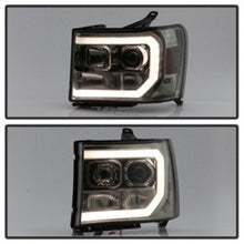 Cargar imagen en el visor de la galería, Spyder GMC Sierra 1500/2500/3500 07-13 V2 Projector Headlights - Smoke PRO-YD-GS07V2-LBDRL-SM