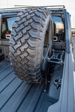Cargar imagen en el visor de la galería, DV8 Offroad 2019+ Jeep Gladiator Universal Stand Up In-Bed Tire Carrier