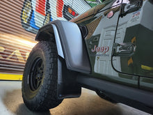 Cargar imagen en el visor de la galería, Rally Armor 19-25 Jeep JT Gladiator (Mojave/Rubicon) Black Mud Flap w/Grey Logo