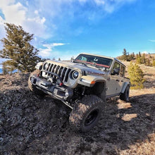 Cargar imagen en el visor de la galería, Oracle Jeep Wrangler JL Oculus Bi-LED Projector Headlights- Graphite Metallic - 5500K