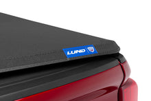 Cargar imagen en el visor de la galería, Lund 19-23 Chevrolet Silverado 1500 (5.5ft. Bed) Genesis Elite Tri-Fold Tonneau Cover - Black