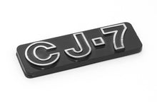 Cargar imagen en el visor de la galería, Omix CJ7 Emblem 76-86 Jeep CJ7