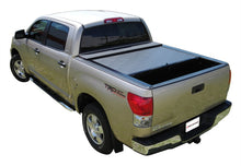 Cargar imagen en el visor de la galería, Roll-N-Lock 2022 Toyota Tundra Crew Cab/Double Cab 66.7in M-Series Retractable Tonneau Cover